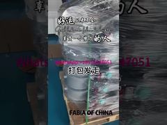 Os pedidos dos clientes indonésios estão sendo embalados e enviados